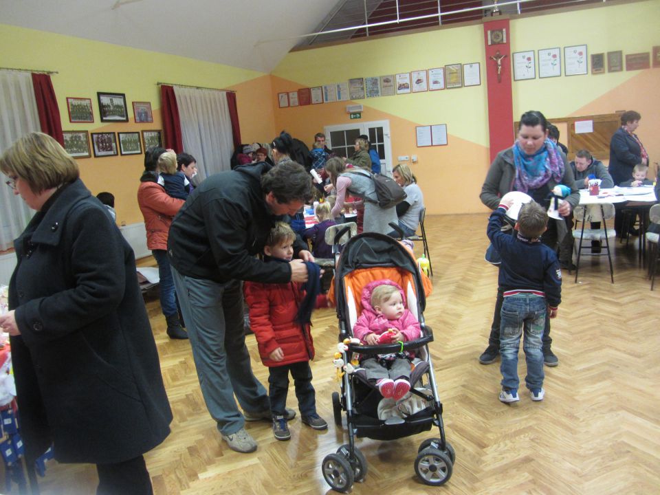 BOŽIČNI BAZAR IN DELAVNICE, 29.11.201 - foto povečava