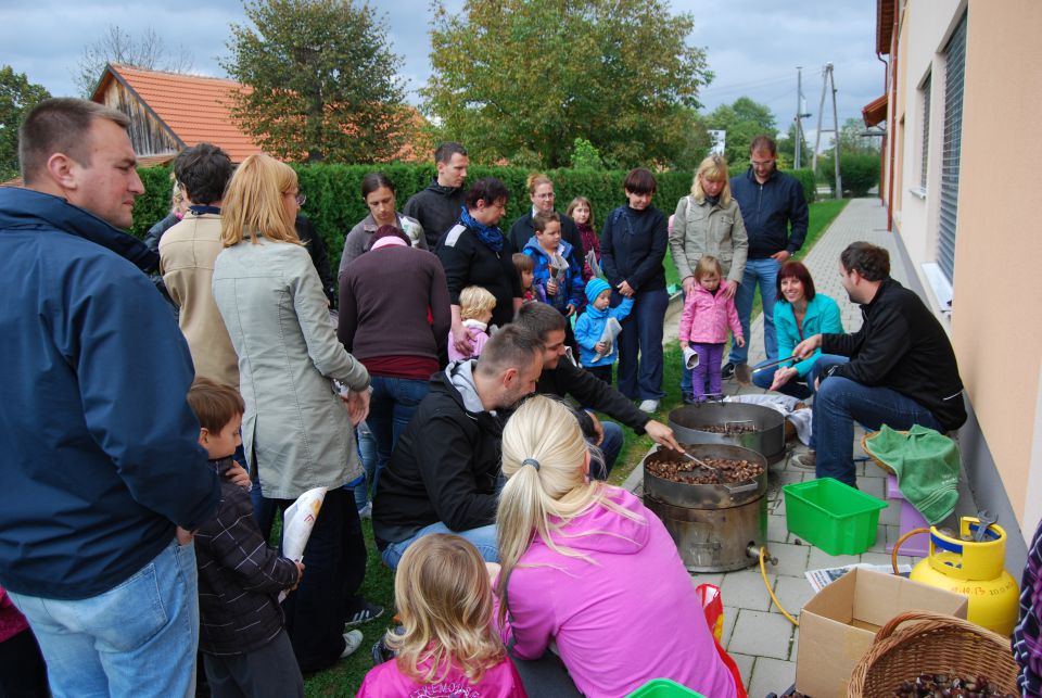 Kostanjev piknik, oktober 2013 - foto povečava