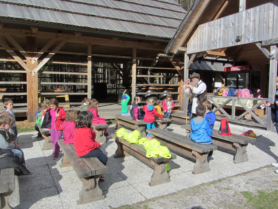 Logarska dolina, tabor, april 2014 - foto povečava