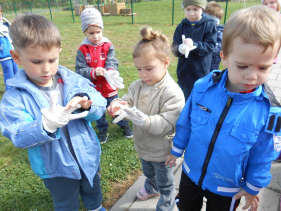 Modra igralnica, april 2014 - foto povečava