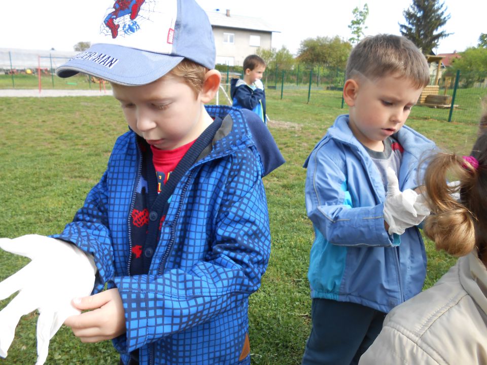 Modra igralnica, april 2014 - foto povečava