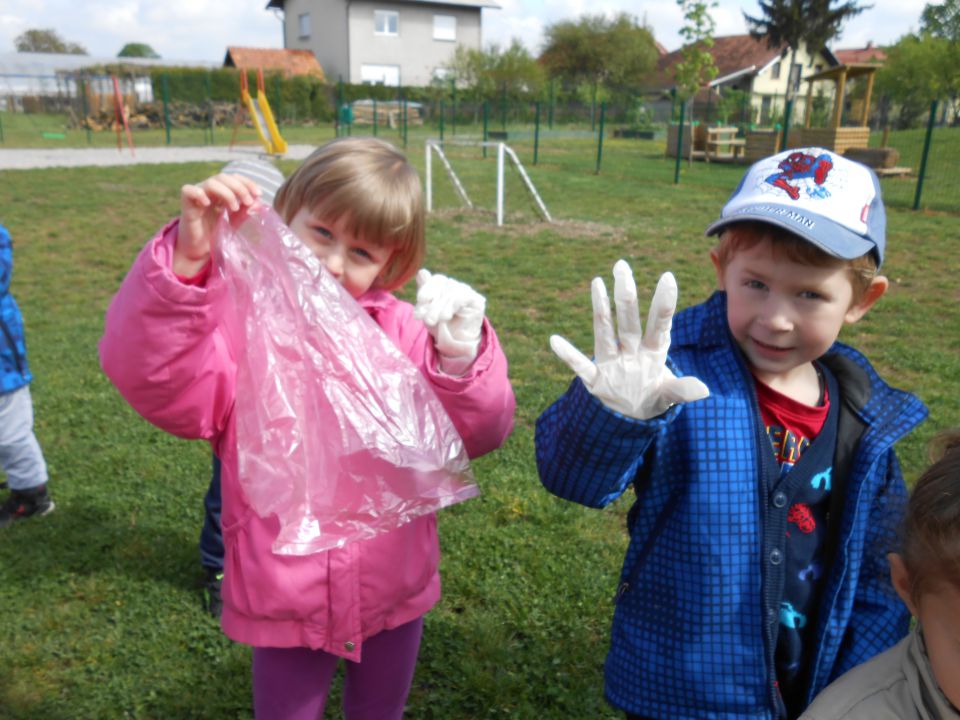 Modra igralnica, april 2014 - foto povečava