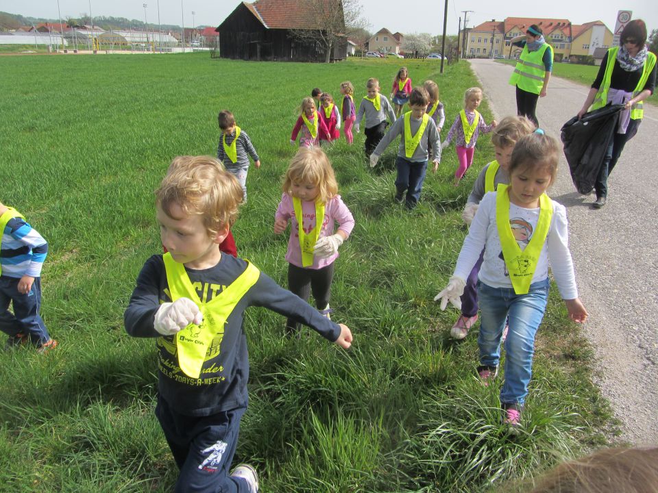 Rumena igralnica, april, maj 2014 - foto povečava