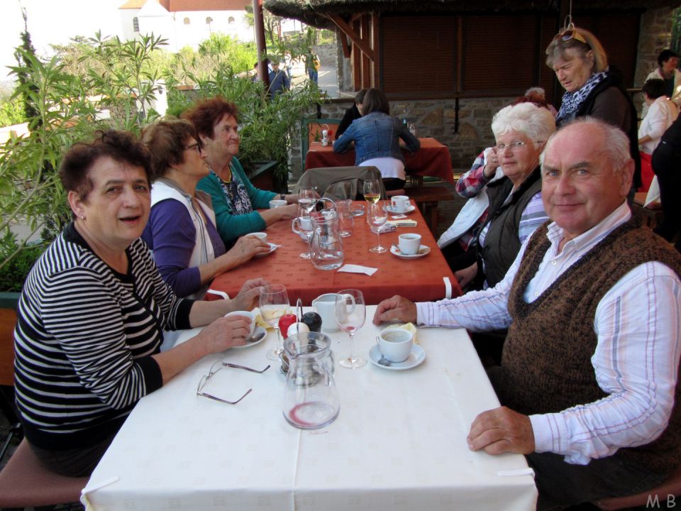 Tihany-- čudovita etno vas. čaka nas kosilo.