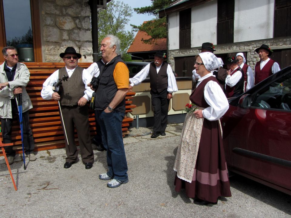 5. MAJ - zaključek na lisci - foto povečava