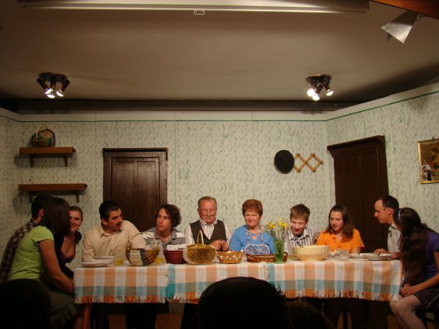 Veseloigra Kokošja večerja - foto