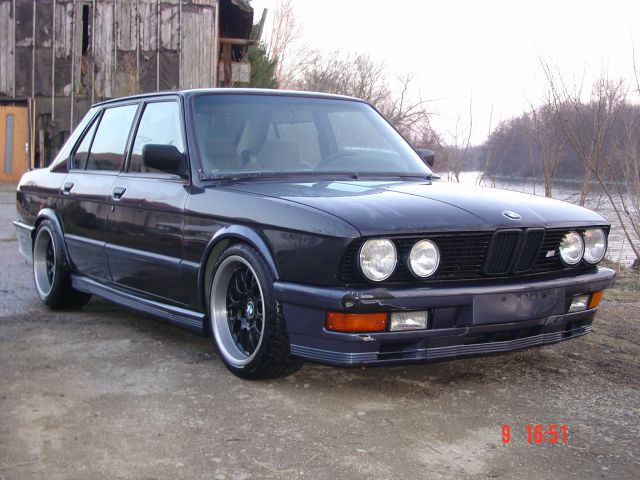 E28 M535i - foto