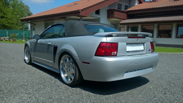 Ford Mustang Convertible V6 - foto