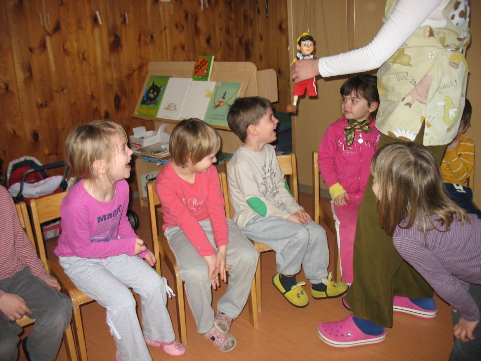 Igra z lutkami - foto povečava