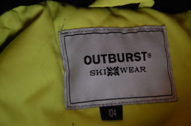 Outburst, smučarska bunda, št. 104, 12 €