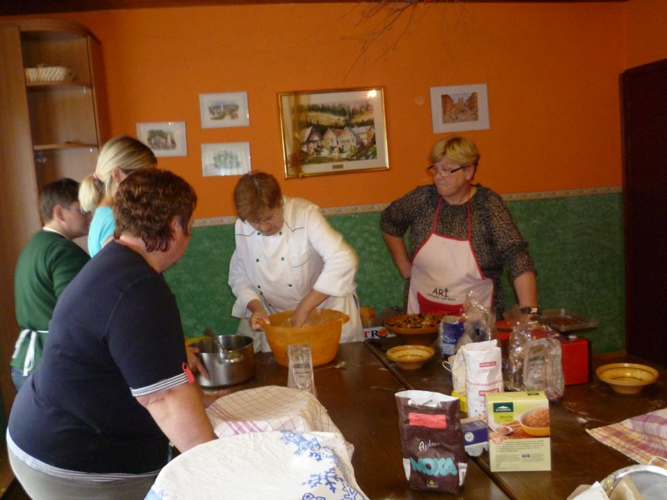 PEKA KRUHA IN ZAKLJUČEK - foto povečava