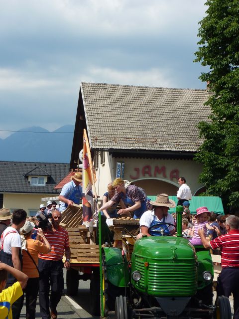 Praznik  kropirja  v Senčurju  2011 - foto