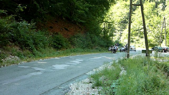 Sprevod  avtomobilov  in  motorjov   - foto