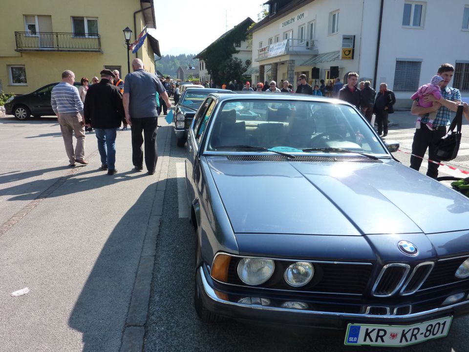 1 MAJ  SPREVOD  VOZIL   - foto povečava