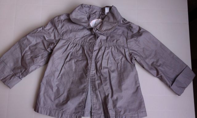 Dežna jakna Okaidi (št. 94 vendar manjša)