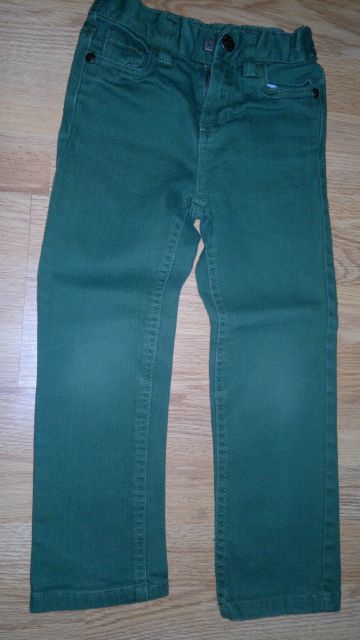 Jeans hlače št. 110- 5eur