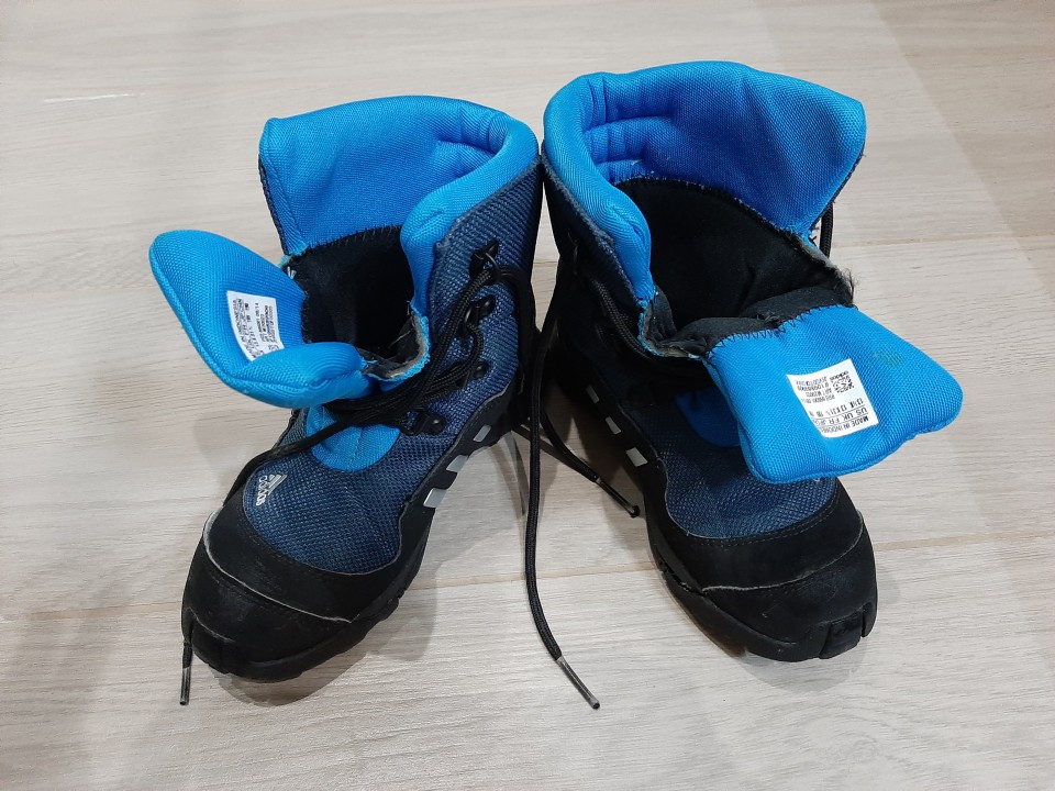 Adidas zimski škornji - foto povečava