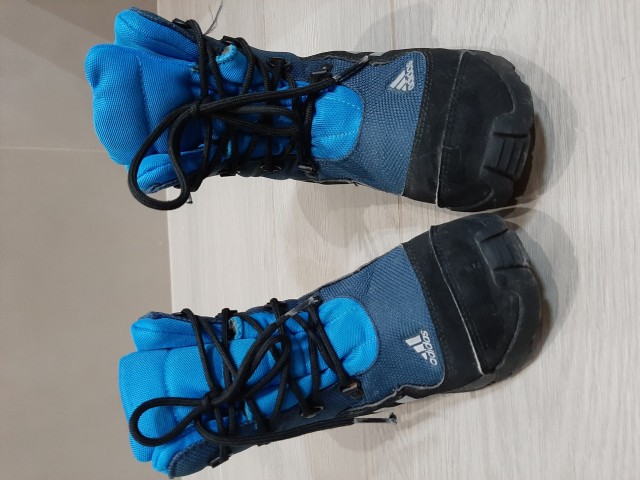 Adidas zimski škornji - foto