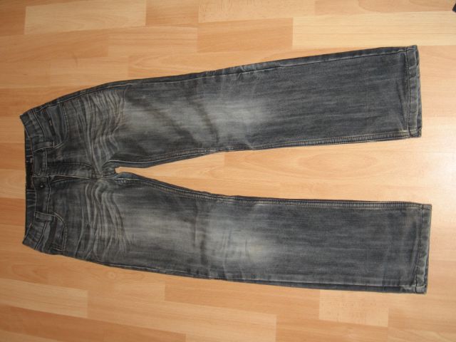 Jeans hlače denim zelo lep kroj 140