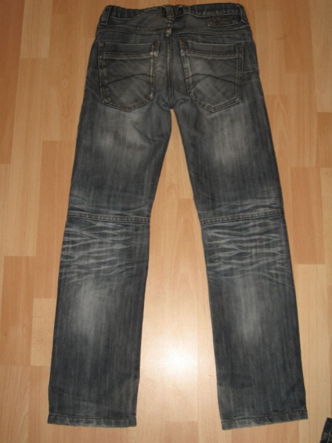 Jeans hlače denim zelo lep kroj 140