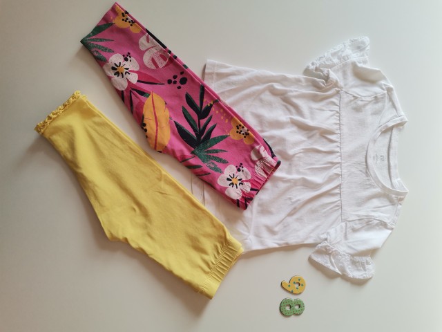 Gap majica, Cool club in NKD pajkice 98; 10€