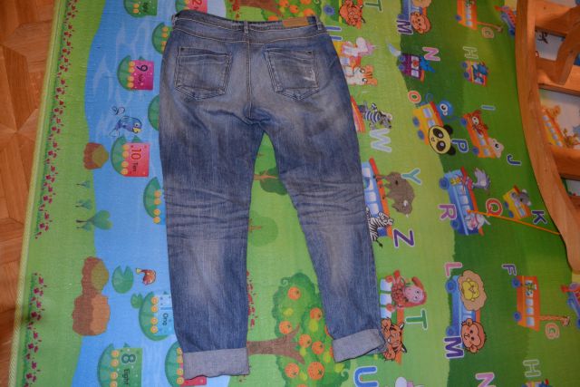 BOYFRIEND jeans kavbojke št.XS-S - 10 EUR