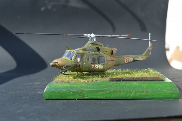 Bell 412 - foto