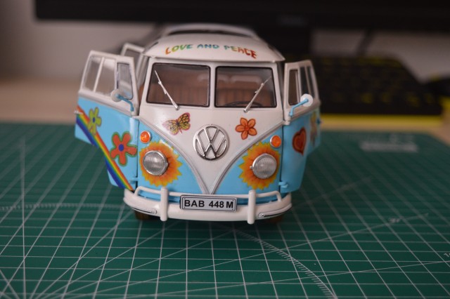 Samba bus flower power - foto