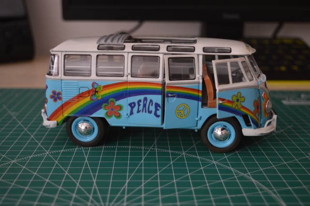Samba bus flower power - foto