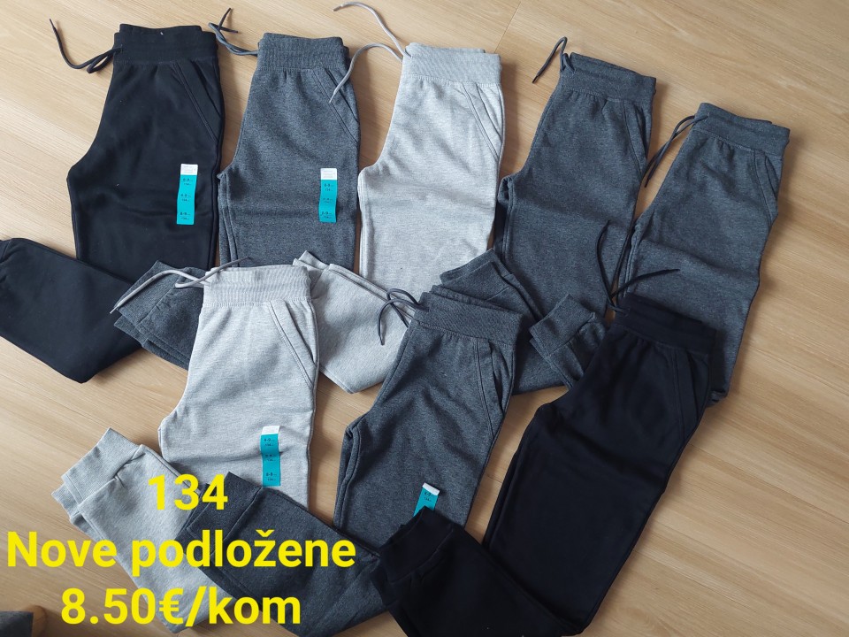 Nove nenosene podložene trenerke velikost 134 - foto povečava