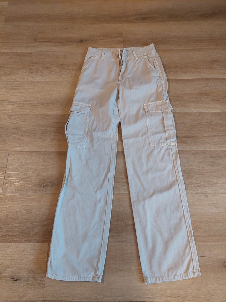 CARGO HLAČE PULL&BEAR ŠT.34