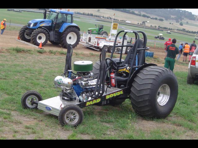 WAKEFIELD PARK - Tractor Pulling - foto povečava