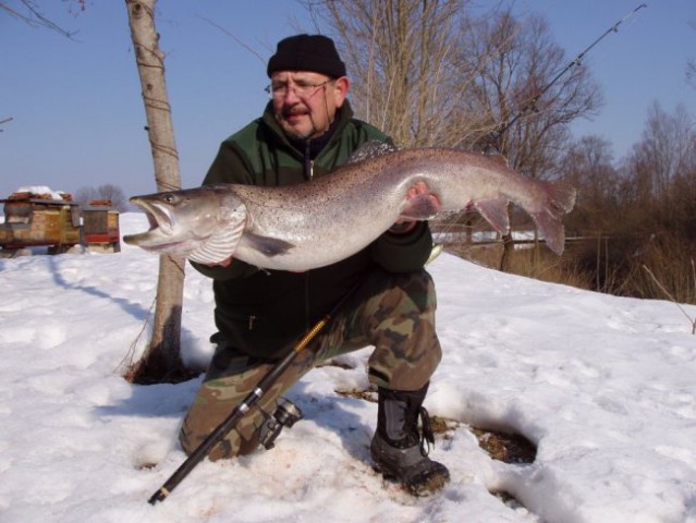 Točne mere: 107 cm
Teža: 10,5 kg