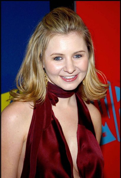 Beverley Mitchell  - foto povečava