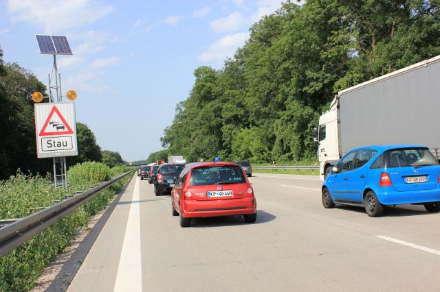 Stau, pa dva RSa, od tega en random Nemec