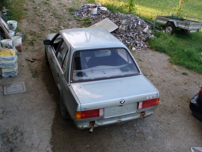 BMW E30 320i - foto povečava