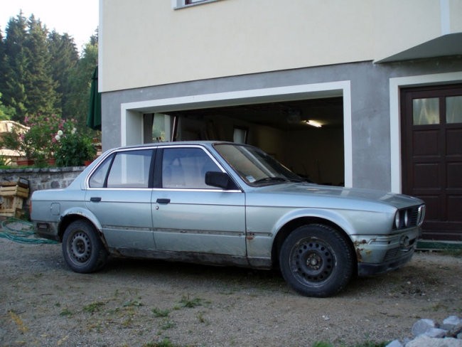 BMW E30 320i - foto povečava