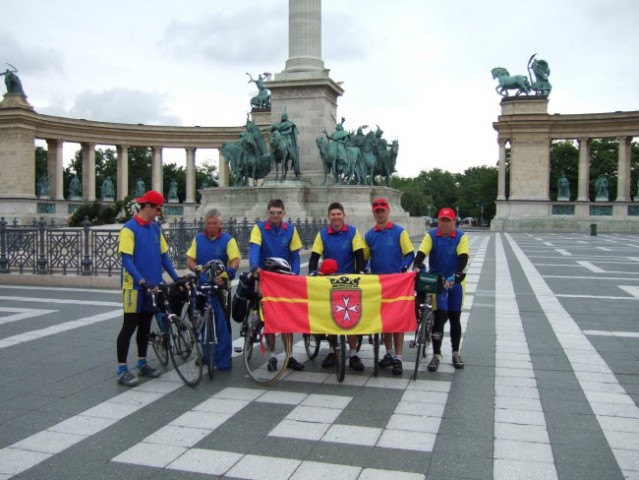 Kolesarjenje iz Komende v Budimpesti in nazaj - foto