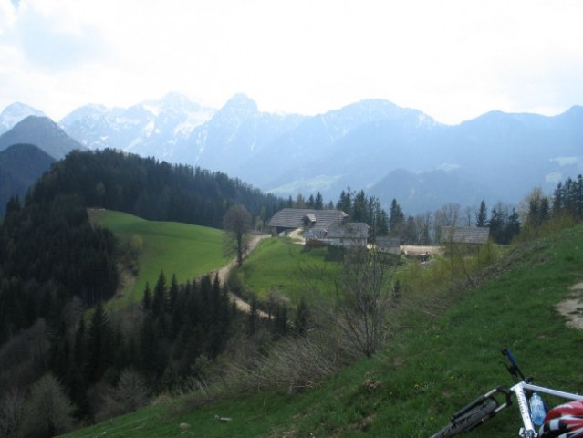 Kolesarjenje po logarski - foto