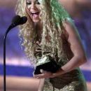 Shakira dobi grammy-a