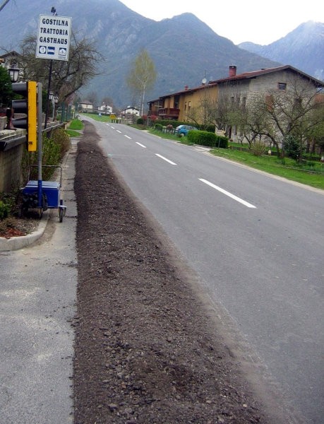 16.04.2008 - rezanje asfalta na glavni cesti