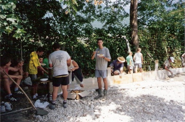 Junij 2003 - Igrišče - foto