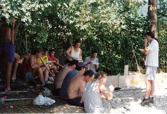Junij 2003 - Igrišče - foto povečava