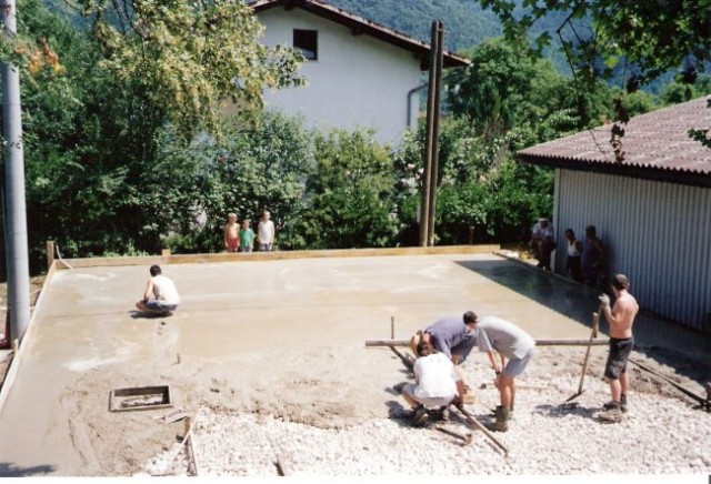 Junij 2003 - Igrišče - foto