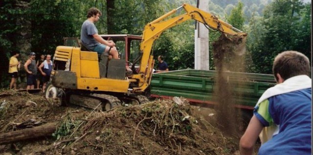 Junij 2003 - mini kopač