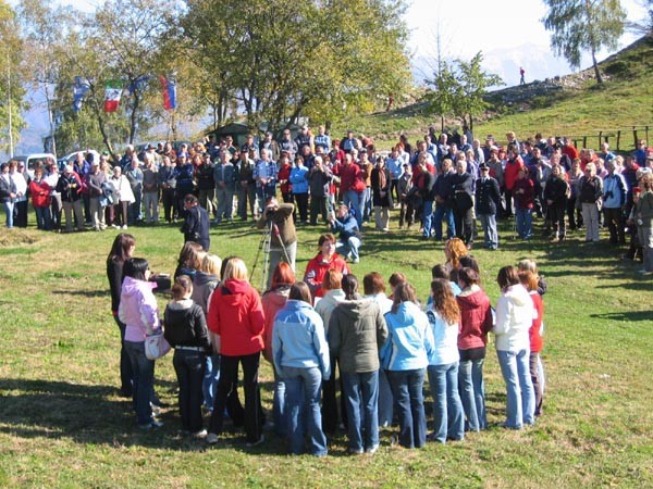 Pesem je odmevala na meji med Italijo in Slovenijo