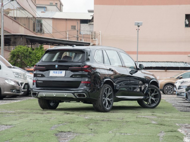 BMW X5 L Is A Really Long SUV In China For $95.000