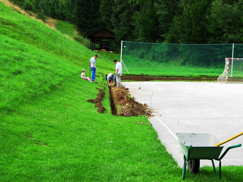 Gradnja rasvetljave-igrišče Zavodnje - foto povečava