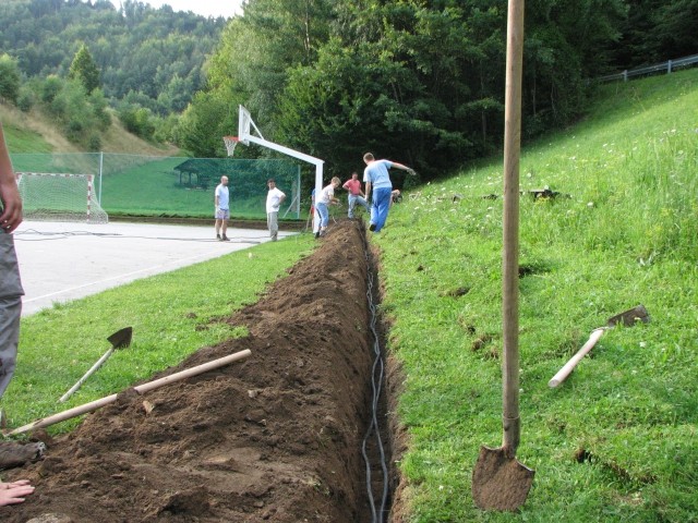 Gradnja rasvetljave-igrišče Zavodnje - foto