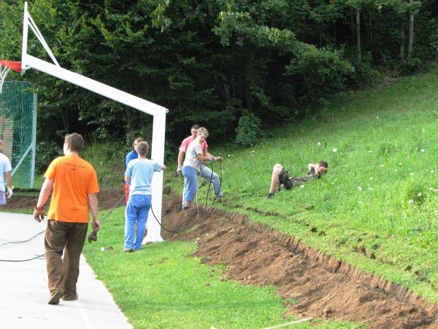 Gradnja rasvetljave-igrišče Zavodnje - foto